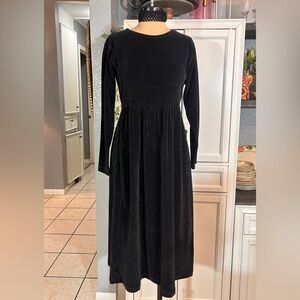Large Petite Black Velvet‎ Long Sleeve Stretchy Vintage Holiday Dress